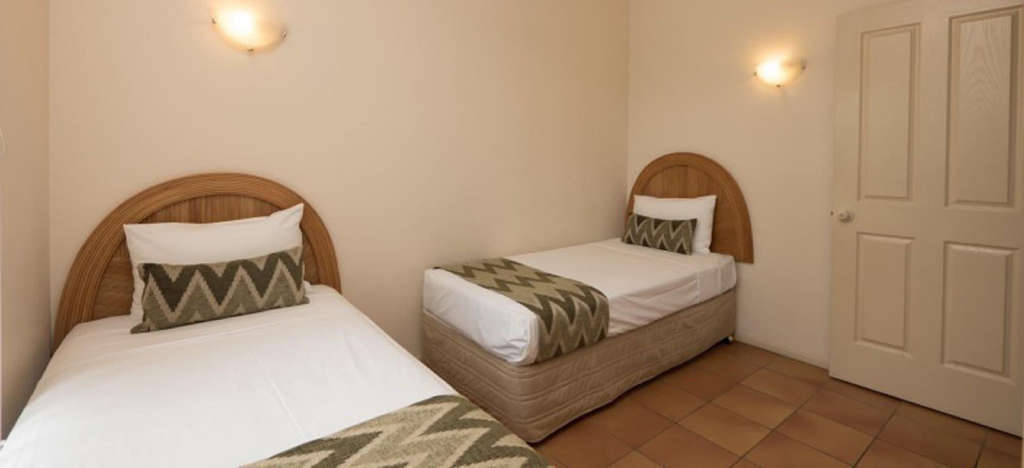Tropic Towers Apartments Κερνς Εξωτερικό φωτογραφία